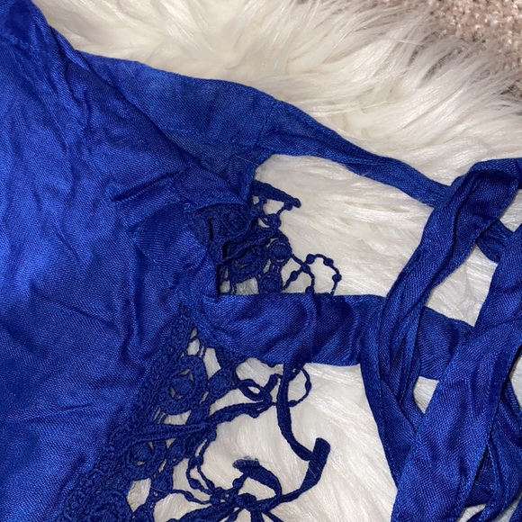 NWT Hinge Crochet Trim Pareo in Blue Dazzle - Picture 2 of 3